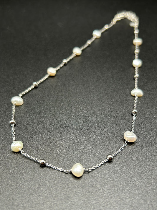 Bizarrer natürlicher Perlenchoker