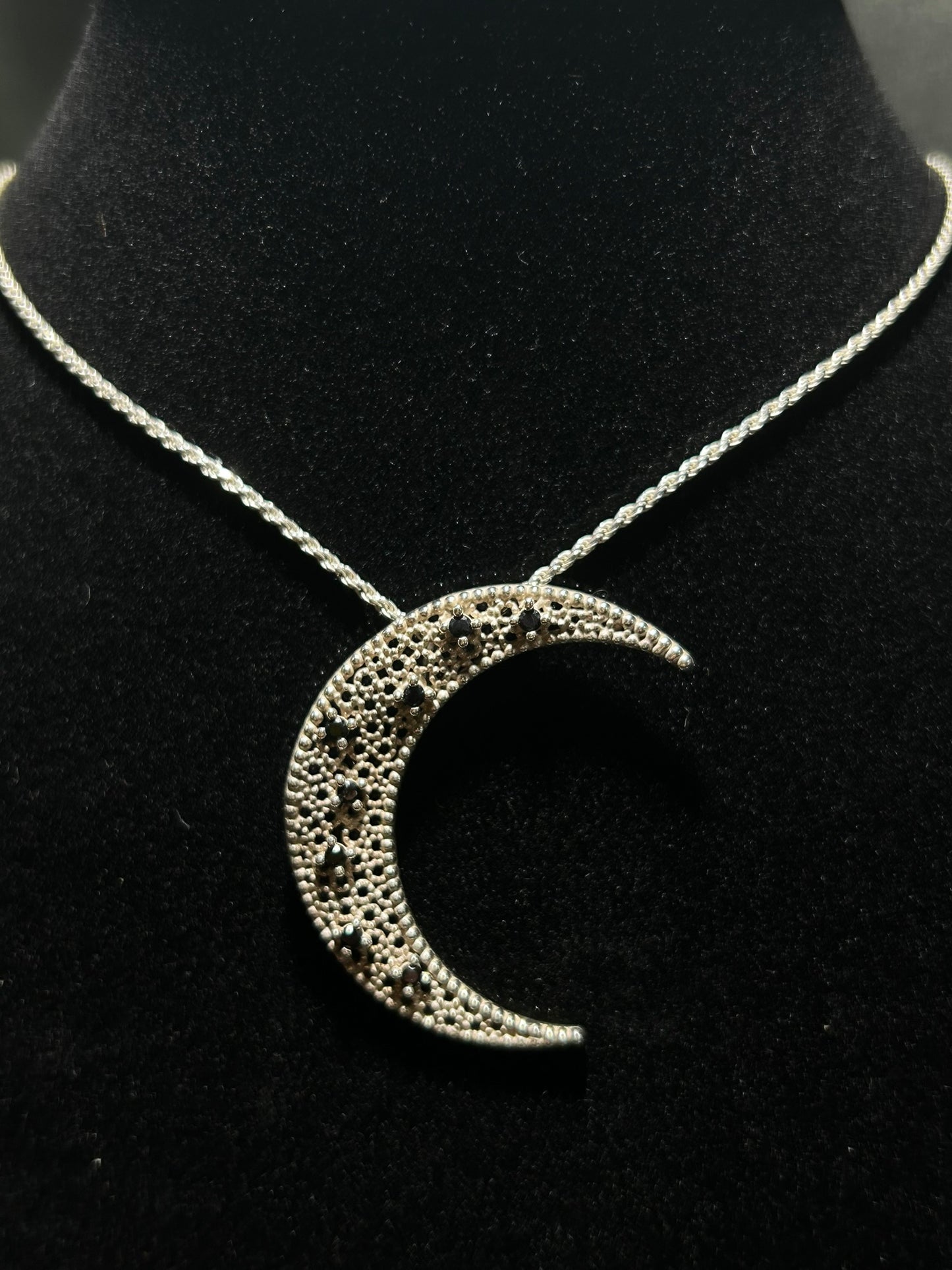Collana Luna Nera