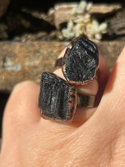 Copper rings with black tourmaline