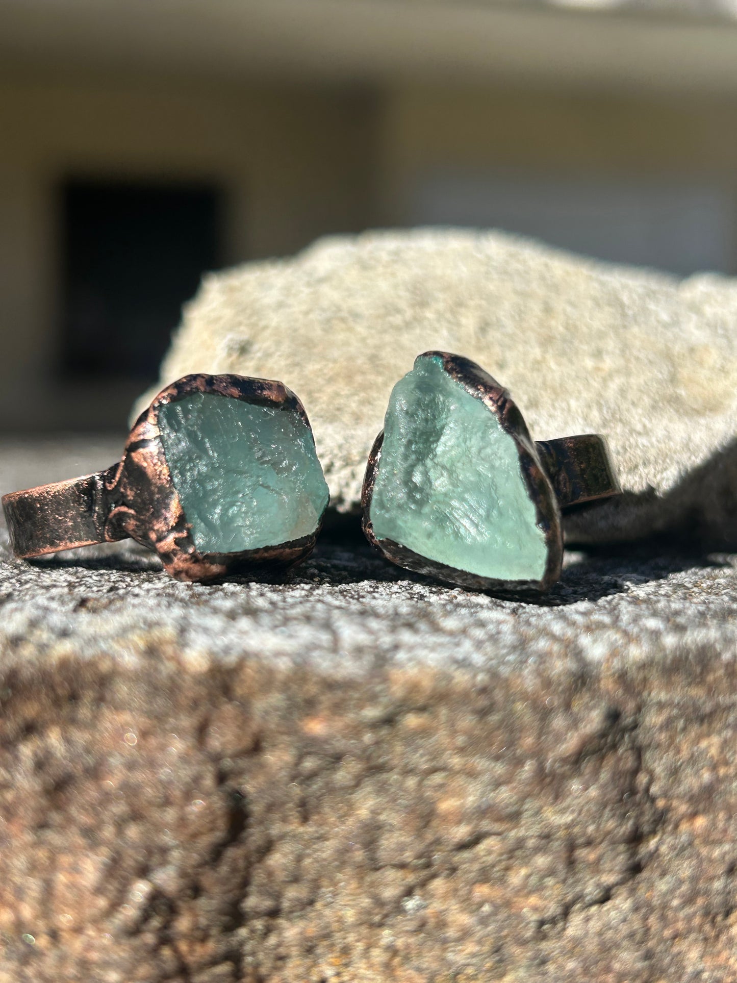 Copper rings with green quartz