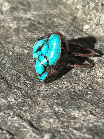 Anello in rame con turchese naturale
