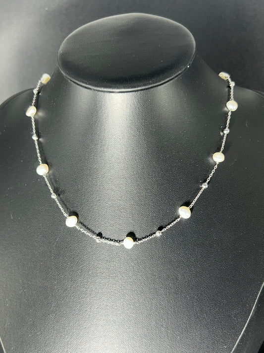 Bizarrer natürlicher Perlenchoker