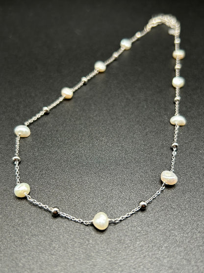 Bizarrer natürlicher Perlenchoker