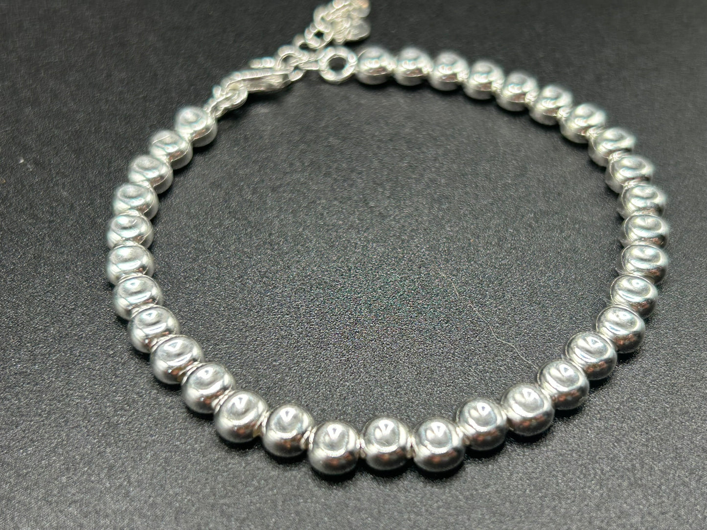 Armband mit bearbeiteten Lagern