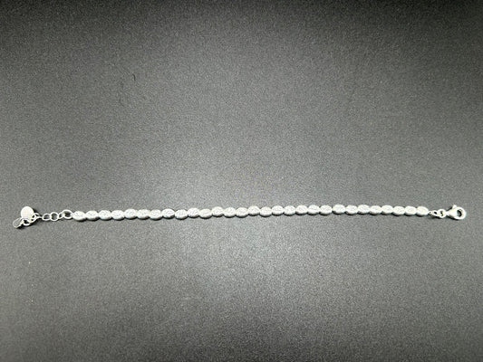 Armband mit bearbeiteten Perlen