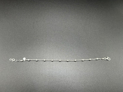 Armband mit mittleren Kugeln