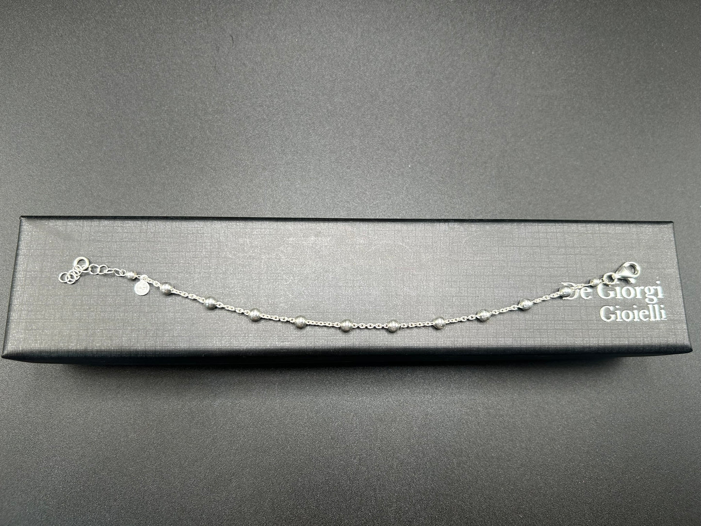 Armband mit mittleren Kugeln