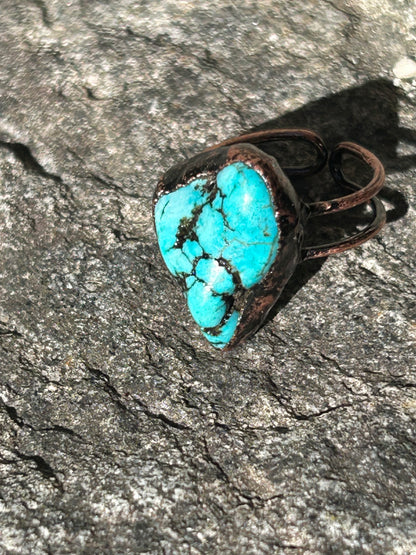 Anello in rame con turchese naturale