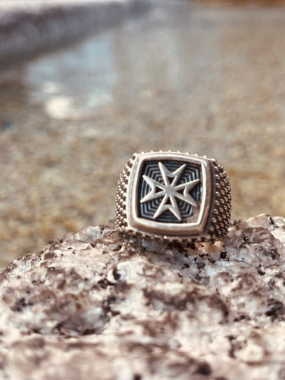 Men's ring with templar symbol 